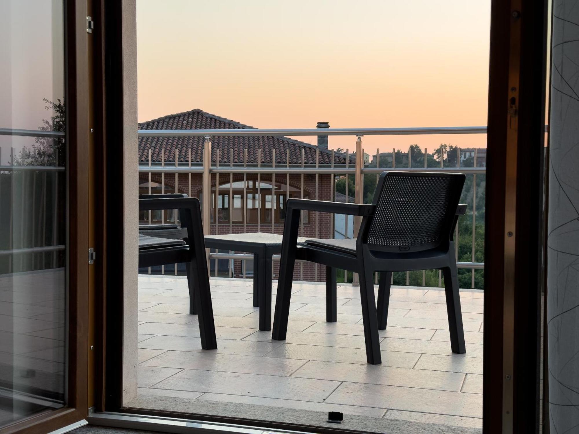 דירות גובונה Roero Sunset מראה חיצוני תמונה